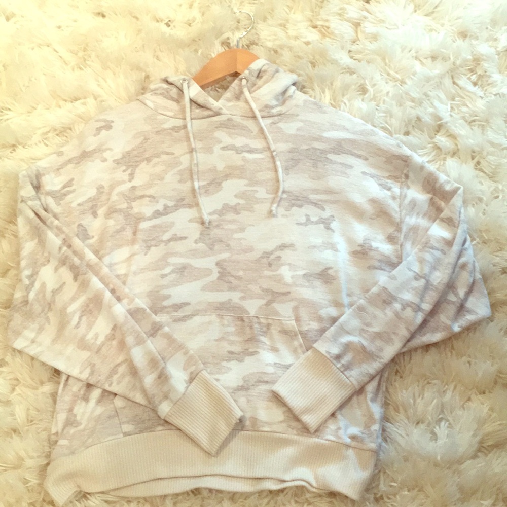 🤗Camo Women’s soft sweatshirt